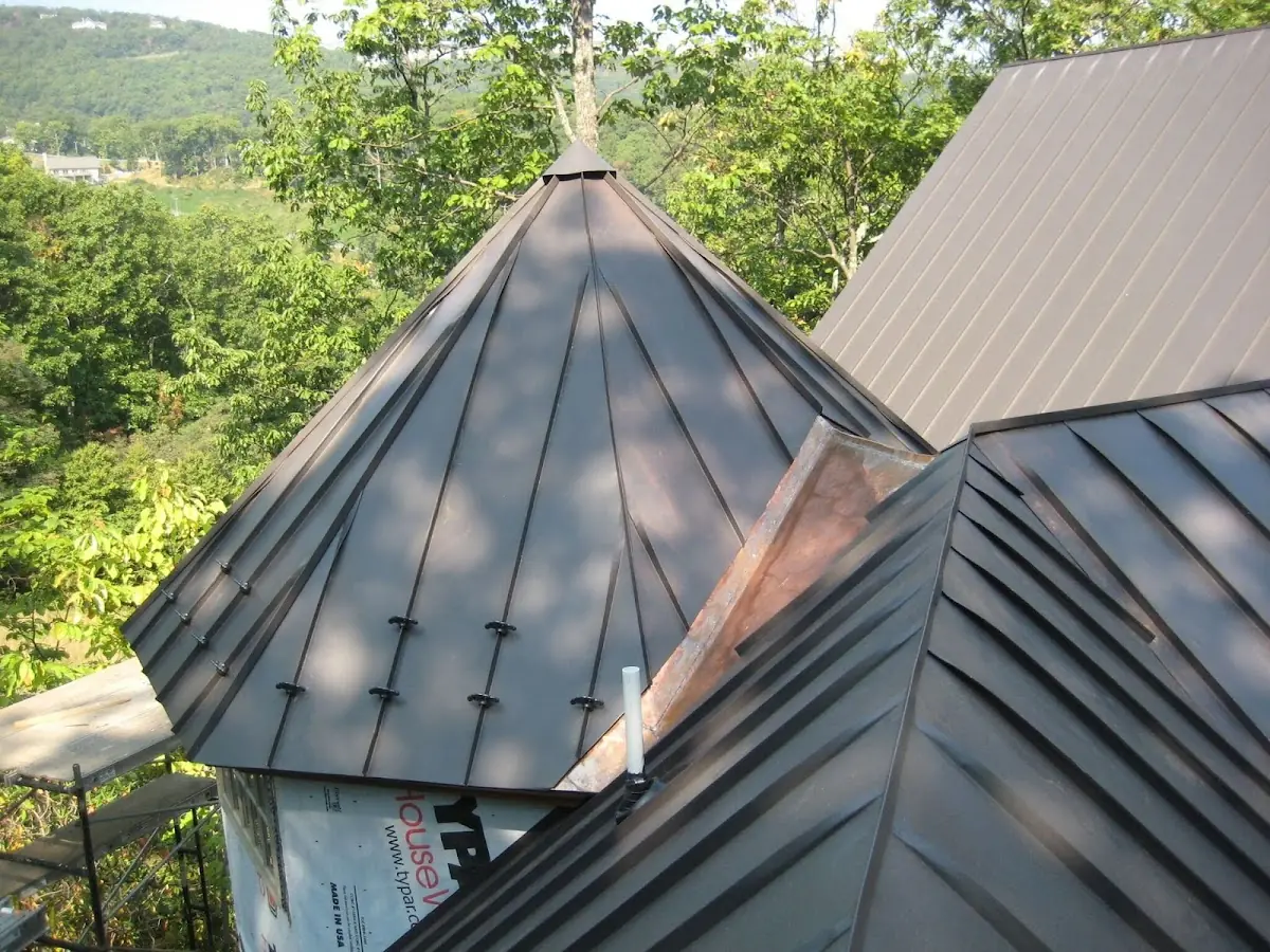 Professional Gutter Cleaning by Craftsman Roofing in Dayton
